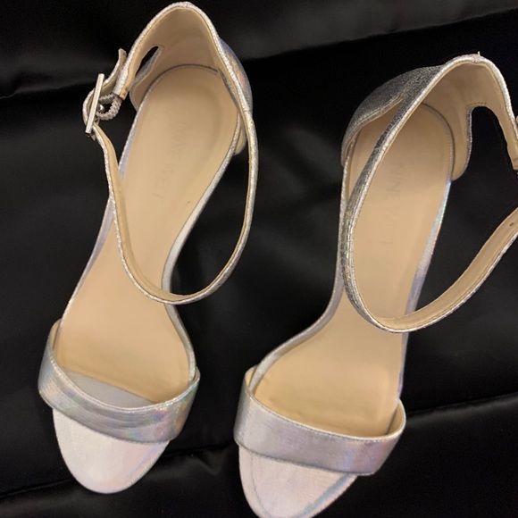 Metallic silver ankle straps - Picture 6 of 16